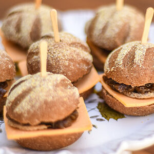 Mini-hambúrguer com Pão Australiano